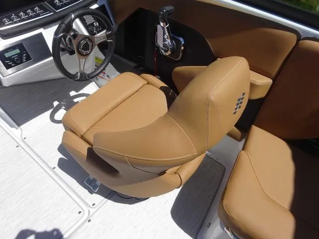 Slide: The Image of Four Winns H2 2025 - 8