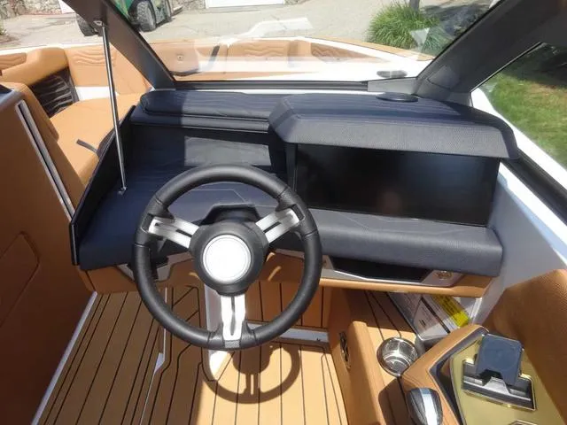 Slide: The Image of Nautique G23 2025 - 13