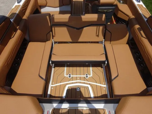 Slide: The Image of Nautique G23 2025 - 26