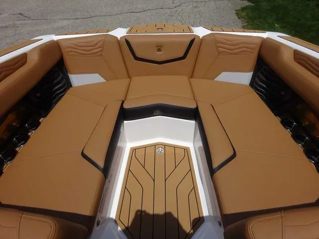 Slide: The Image of Nautique G23 2025 - 34