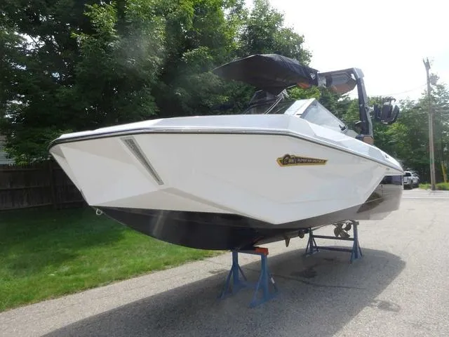 Slide: The Image of Nautique G23 2025 - 4