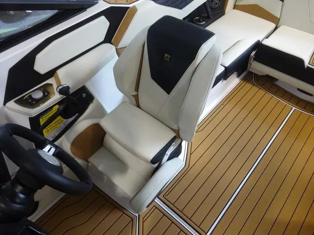 Slide: The Image of Nautique Super Air Nautique S21 2024 - 6