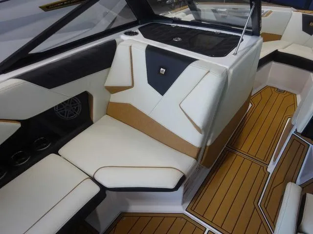 Slide: The Image of Nautique Super Air Nautique S21 2024 - 7