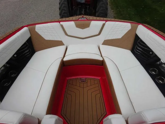 Slide: The Image of Nautique G23 2021 - 13