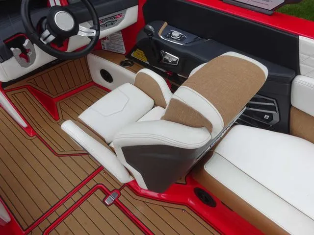 Slide: The Image of Nautique G23 2021 - 27