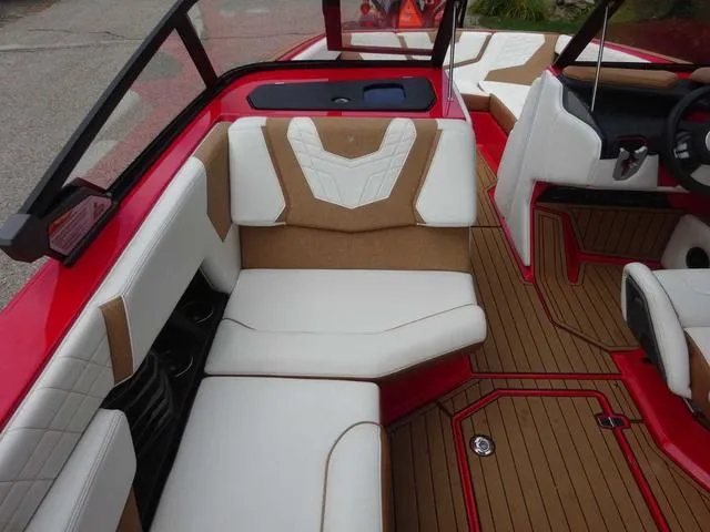 Slide: The Image of Nautique G23 2021 - 30