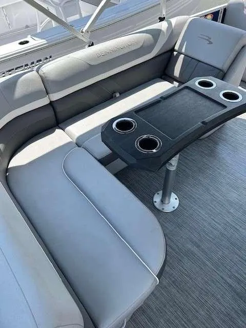 Slide: The Image of Bennington 21 SX 2020 - 10