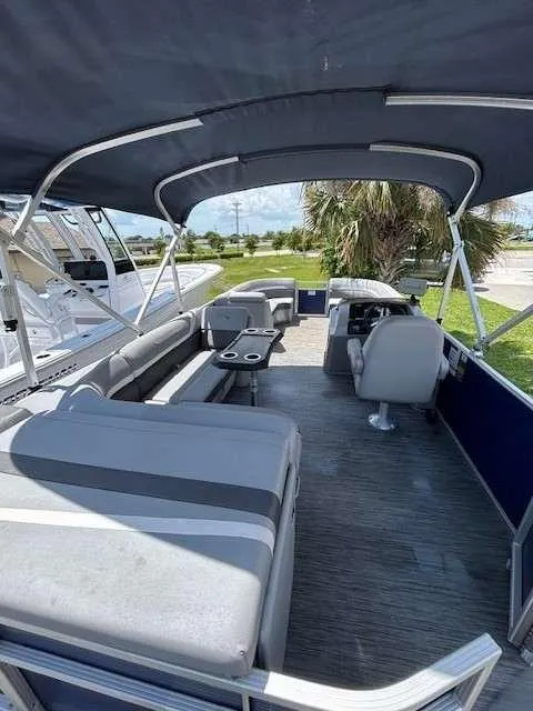 Slide: The Image of Bennington 21 SX 2020 - 8