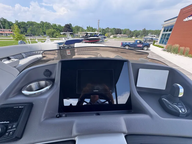 Slide: The Image of Bennington 27QFBAX2 2024 - 16