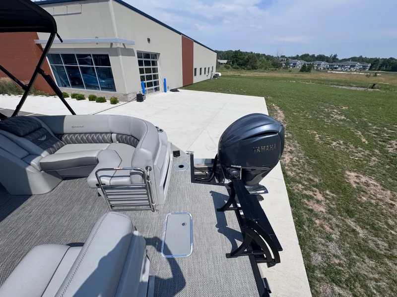 Slide: The Image of Bennington 27QFBAX2 2024 - 21