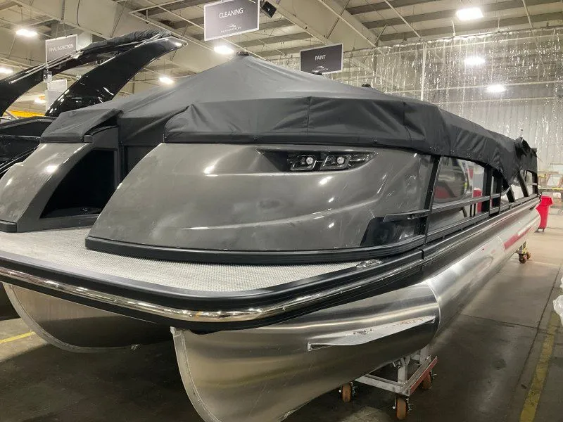 Slide: The Image of Bennington 27QFBAX2 2024 - 31