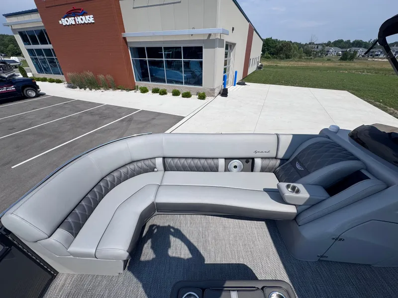 Slide: The Image of Bennington 27QFBAX2 2024 - 9