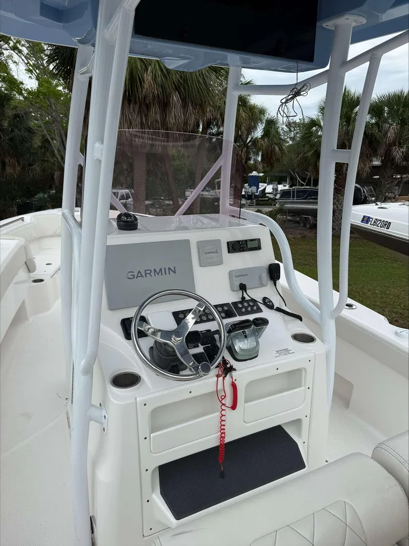 Slide: The Image of Blue Wave 2800 Makaira 2020 - 10