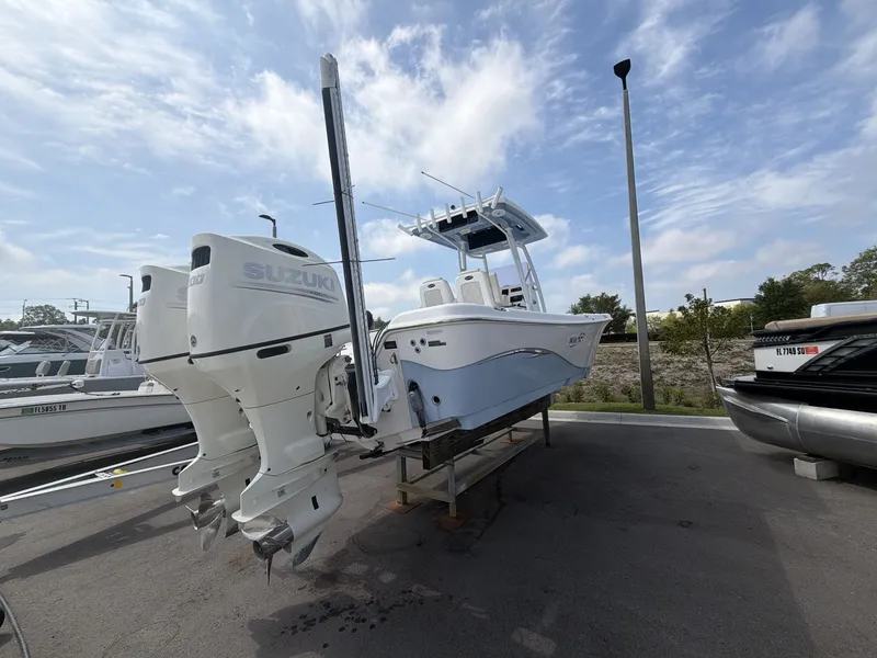 Slide: The Image of Blue Wave 2800 Makaira 2020 - 13