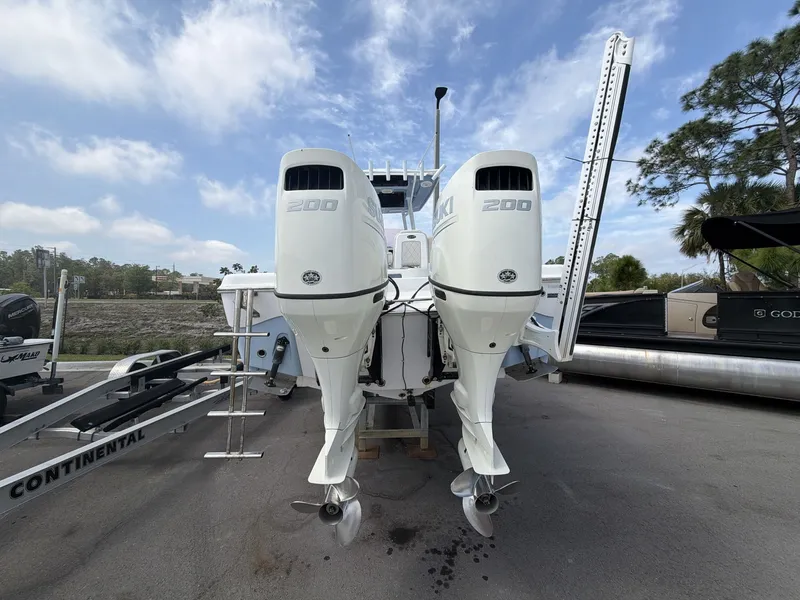 Slide: The Image of Blue Wave 2800 Makaira 2020 - 15