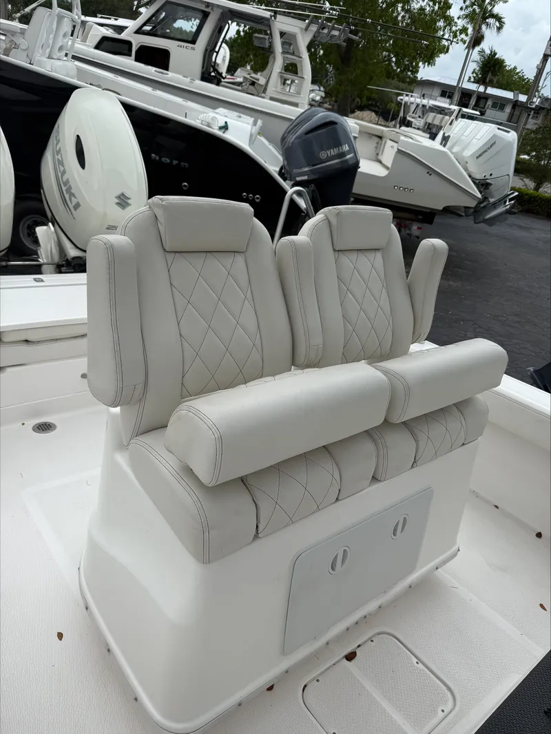 Slide: The Image of Blue Wave 2800 Makaira 2020 - 5