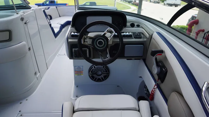 Slide: The Image of Crownline Boats 270 XSS 2020 - 18