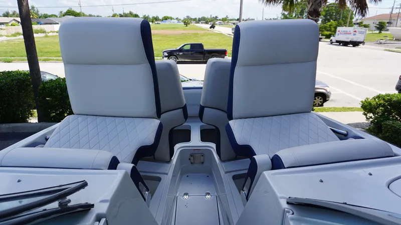 Slide: The Image of Crownline Boats 270 XSS 2020 - 8