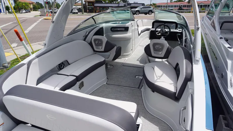 Slide: The Image of Crownline Boats 290 XSS 2024 - 4