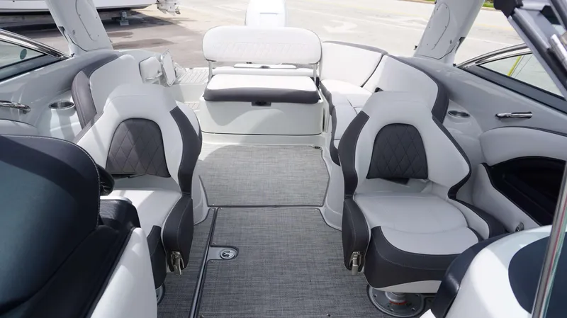 Slide: The Image of Crownline Boats 290 XSS 2024 - 9