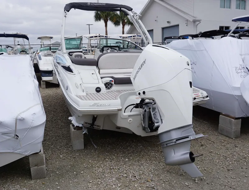Slide: The Image of Crownline Boats Eclipse E260 XS 2024 - 14