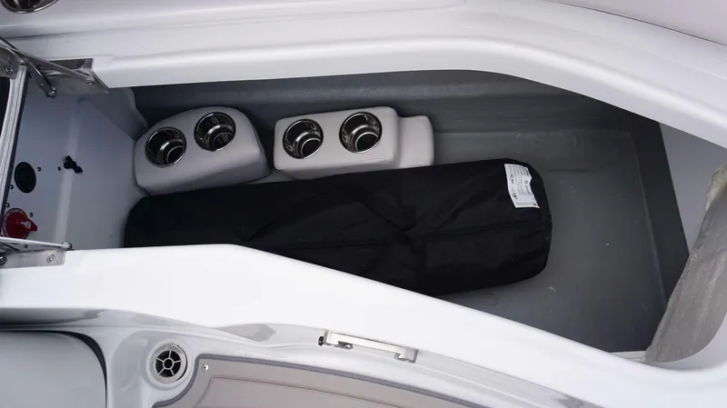 Slide: The Image of Crownline Boats Eclipse E260 XS 2024 - 18