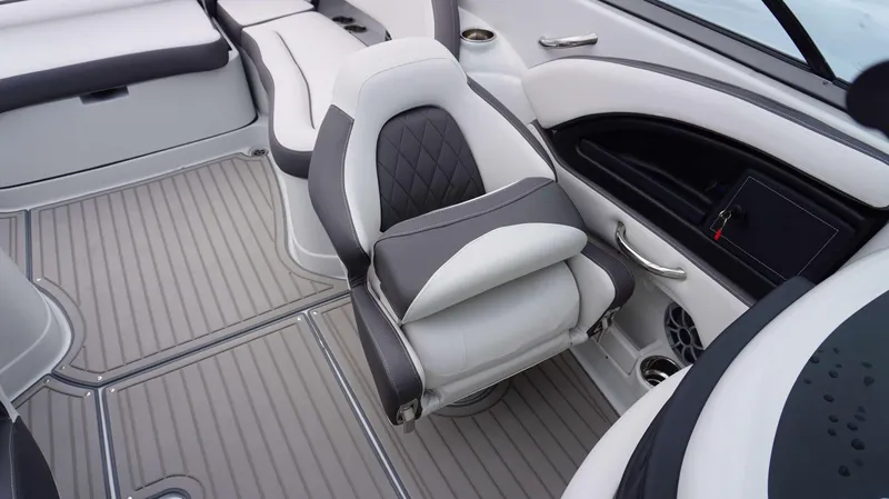 Slide: The Image of Crownline Boats Eclipse E260 XS 2024 - 28