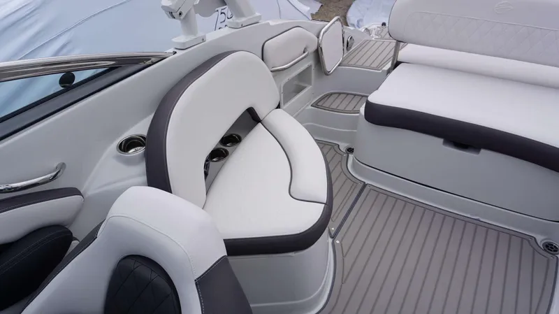 Slide: The Image of Crownline Boats Eclipse E260 XS 2024 - 5