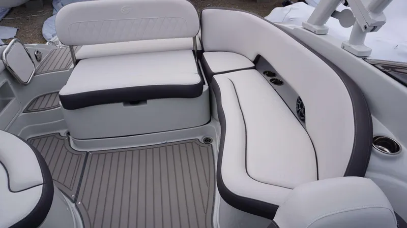 Slide: The Image of Crownline Boats Eclipse E260 XS 2024 - 6