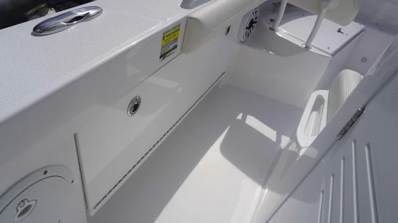 Slide: The Image of Everglades 253 Center Console 2025 - 22