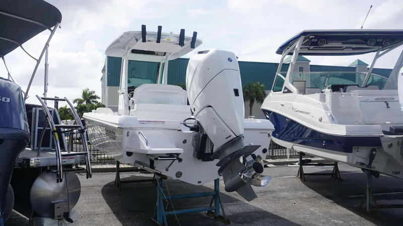 Slide: The Image of Everglades 253 Center Console 2025 - 3