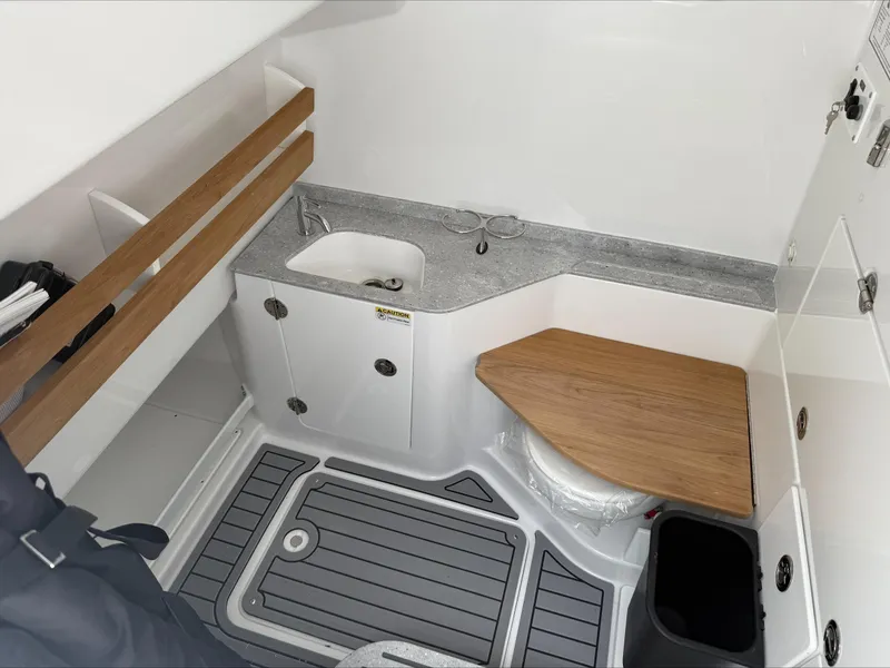 Slide: The Image of Everglades 315 Center Console 2026 - 10