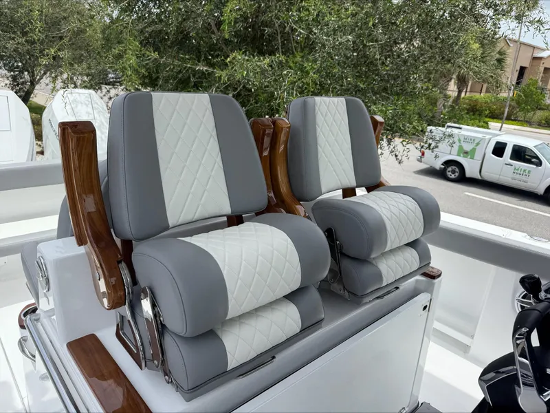 Slide: The Image of Everglades 315 Center Console 2026 - 11