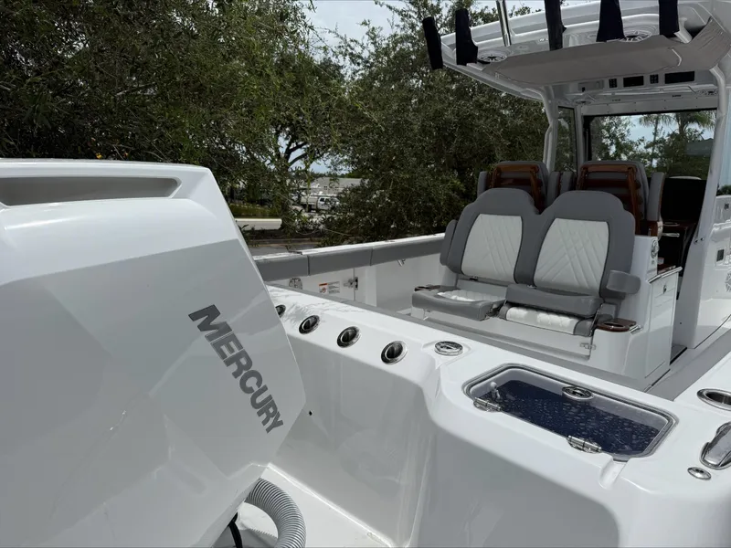 Slide: The Image of Everglades 315 Center Console 2026 - 13