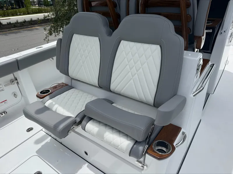 Slide: The Image of Everglades 315 Center Console 2026 - 14