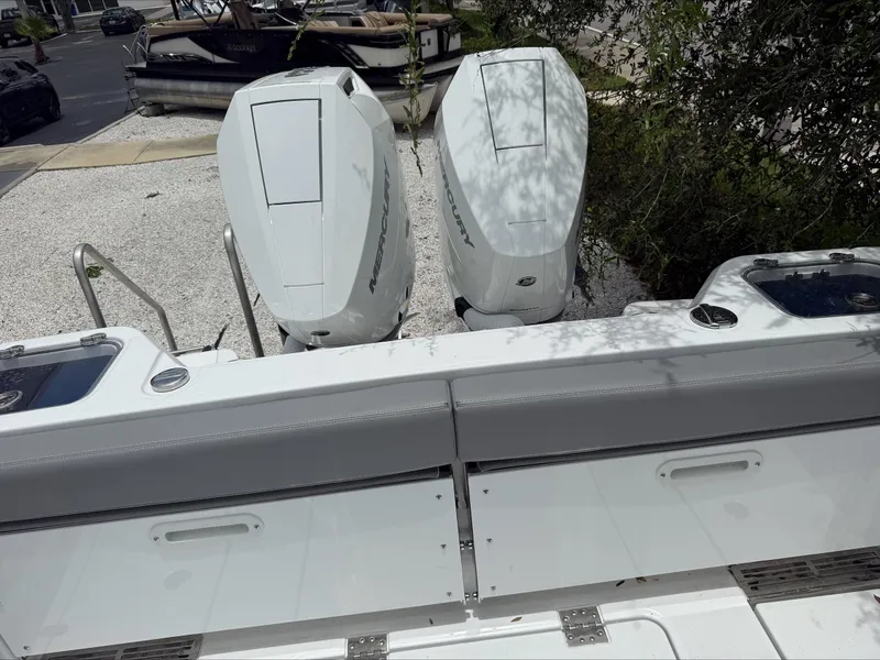 Slide: The Image of Everglades 315 Center Console 2026 - 15