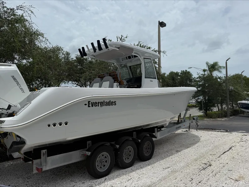 Slide: The Image of Everglades 315 Center Console 2026 - 2