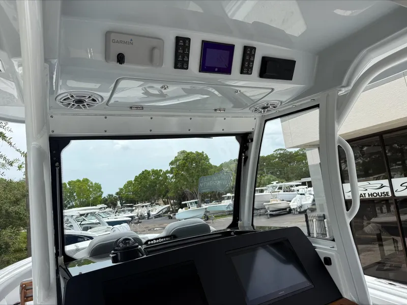 Slide: The Image of Everglades 315 Center Console 2026 - 7