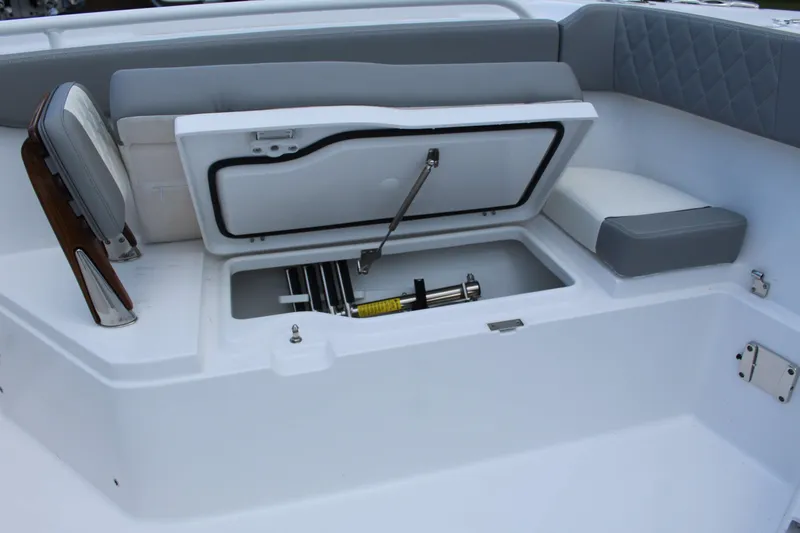 Slide: The Image of Everglades 375 Center Console 2026 - 13