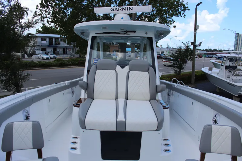 Slide: The Image of Everglades 375 Center Console 2026 - 15