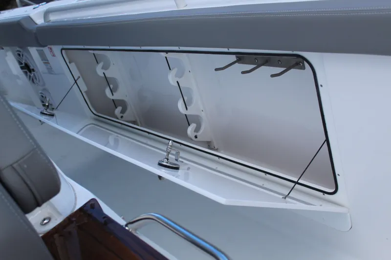 Slide: The Image of Everglades 375 Center Console 2026 - 19