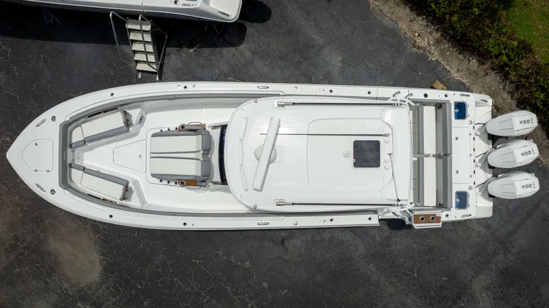 Slide: The Image of Everglades 375 Center Console 2026 - 2