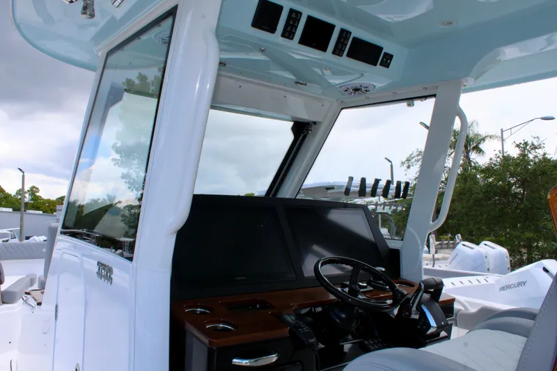 Slide: The Image of Everglades 375 Center Console 2026 - 24