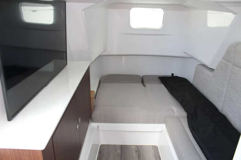 Slide: The Image of Everglades 375 Center Console 2026 - 39