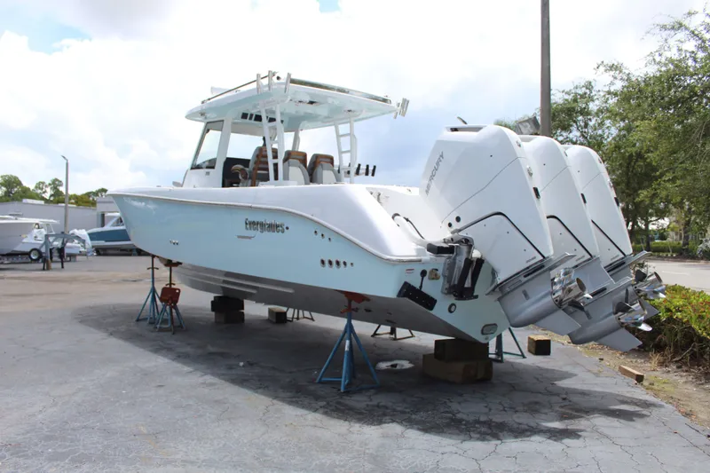 Slide: The Image of Everglades 375 Center Console 2026 - 4