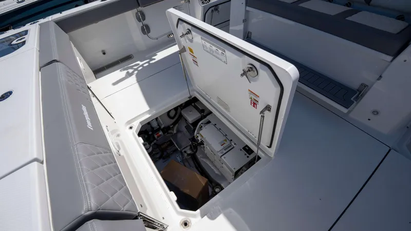 Slide: The Image of Everglades 455 Center Console 2025 - 20