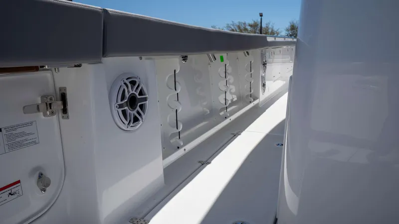 Slide: The Image of Everglades 455 Center Console 2025 - 37