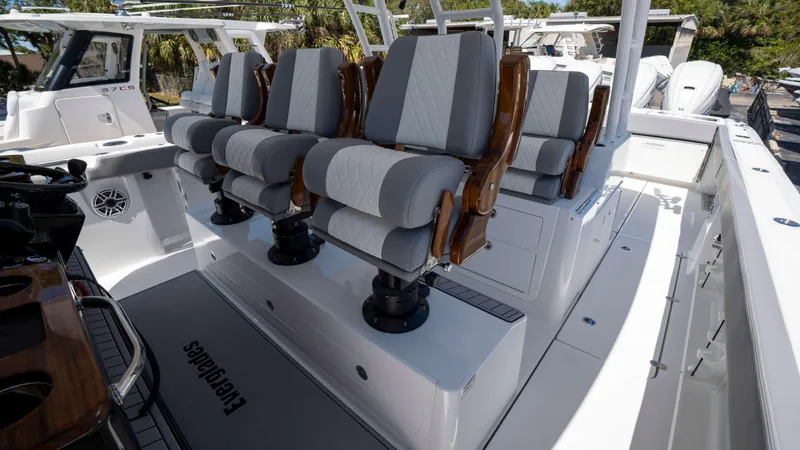 Slide: The Image of Everglades 455 Center Console 2025 - 7