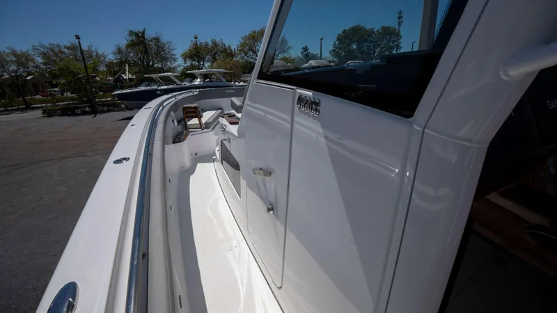 Slide: The Image of Everglades 455 Center Console 2025 - 9