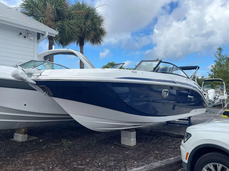 The Image of Hurricane 2600 SD 2024 - 1